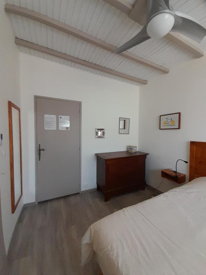 La Pause Sous Le Pin B&B Chambres D'Hotes Capestang Exterior foto